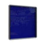 Info-Wandvitrine, 100 cm hoch, 97x5,4 cm (B/T), Rückwand blauer Stoff, 